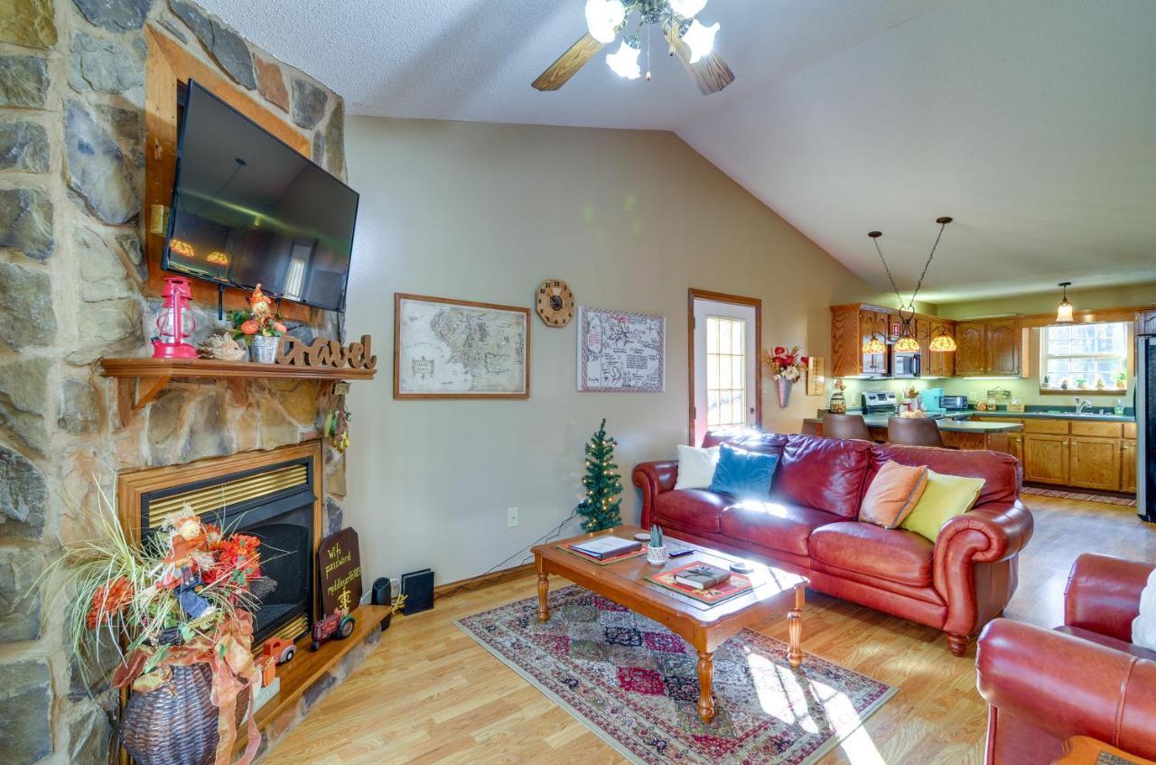 Burnside Resort Cabin With Hot Tub And Outdoor Spots! Extérieur photo